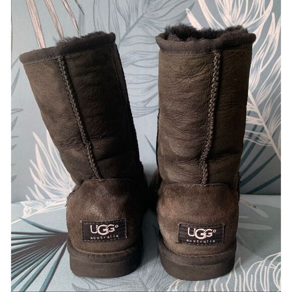 UGG Classic Short black Suede Shearling Sheepskin Boots womens 6 - Picture 3 of 11